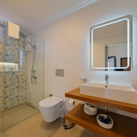 Larimar Отель 2*