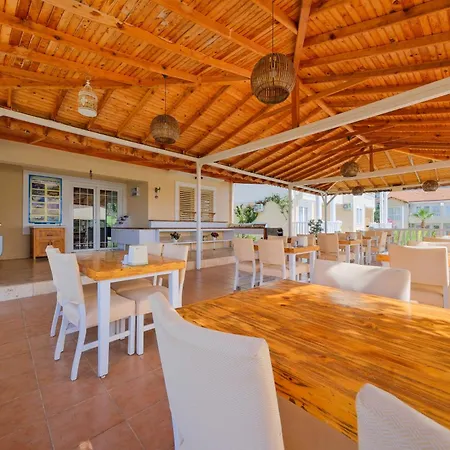 Ξενοδοχείο Larimar Ολουντενίζ