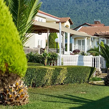 ホテル Larimar 2*