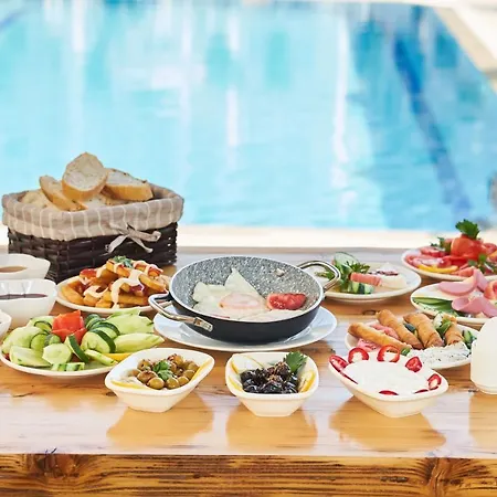 Larimar ホテル オルデニズ