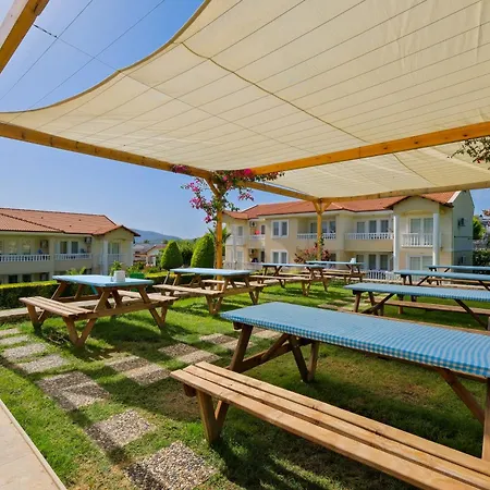 ホテル Larimar 2*