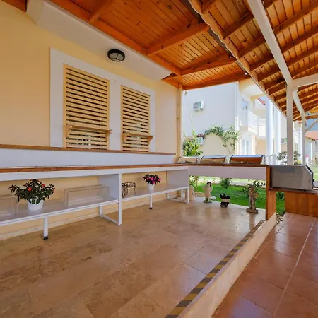 Larimar ホテル オルデニズ