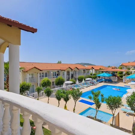 Larimar ホテル オルデニズ